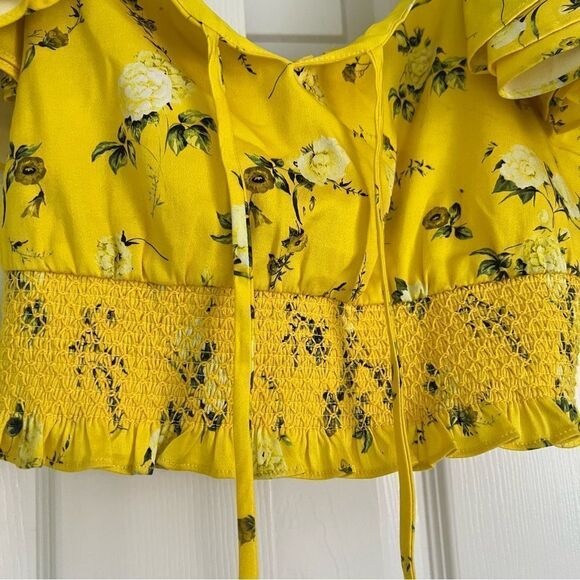 Alice + Olivia Ruffle Sleeve Tie Front Cropped Top Sunbeam Small MSRP $458 - Picture 6 of 10